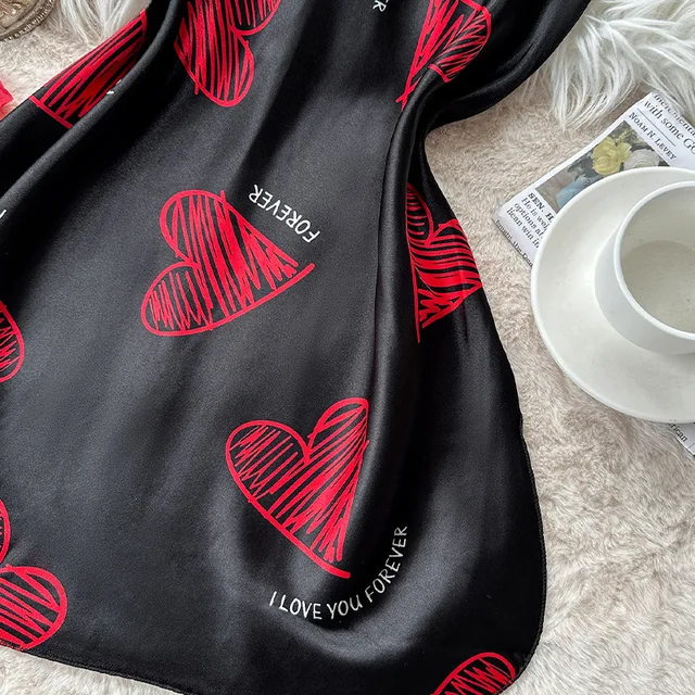 Pijama de seda- corazones / B113 Negro