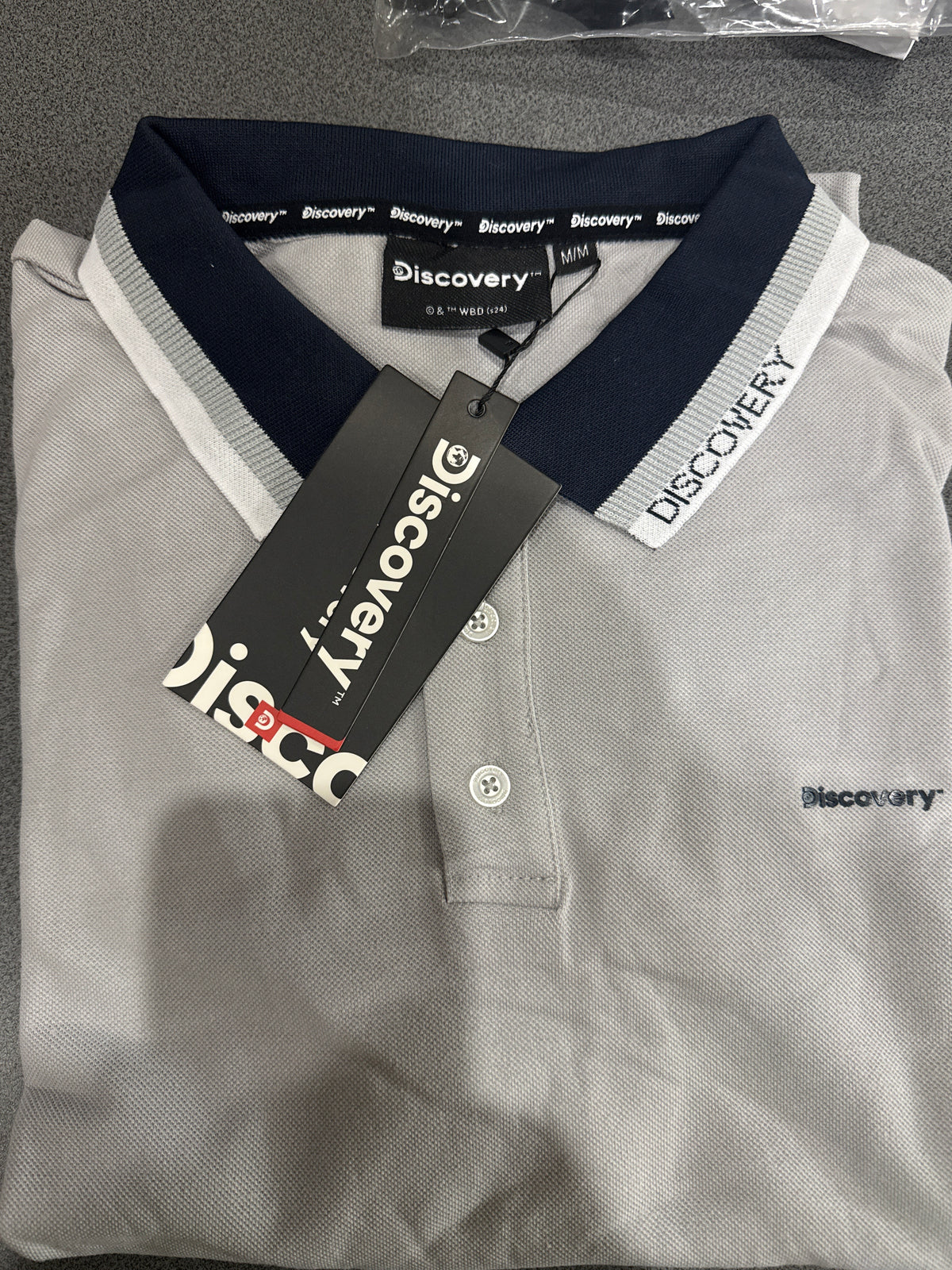 Camiseta Discovery para Caballero Tipo Polo - Gris KCN17