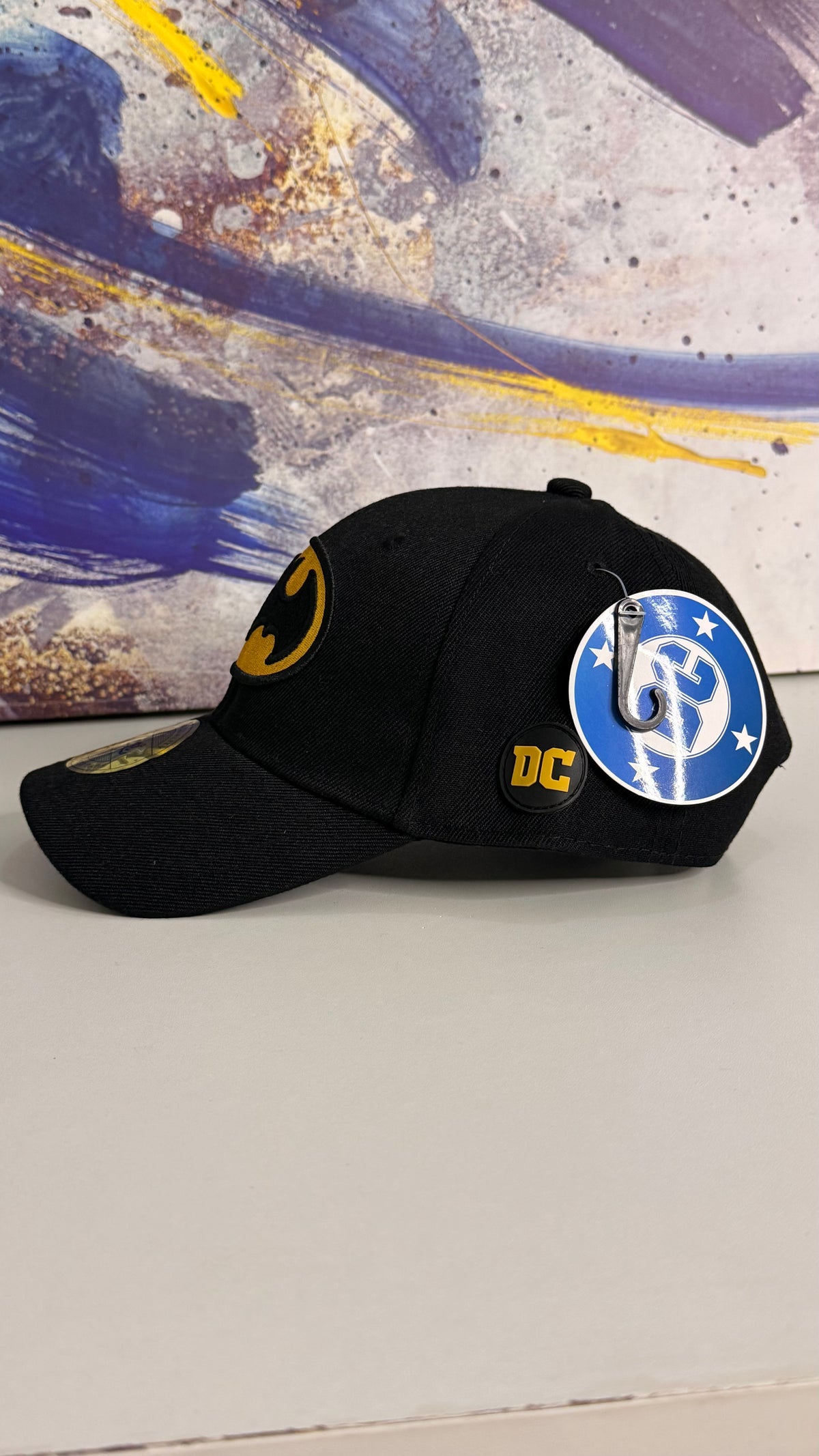 Gorra Acrilica Batman DC Marca Jagi Caps - KCN88 Gris 3Negra Amarillo