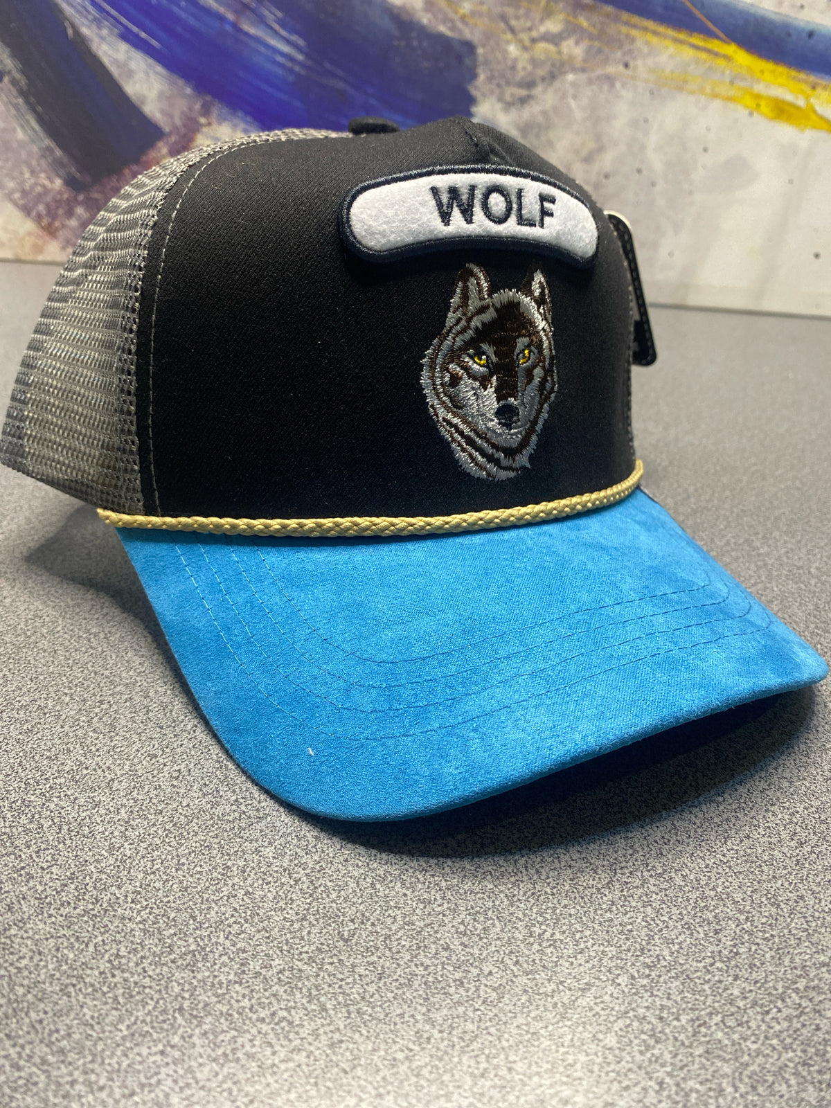 Gorra con bordado LOBO AZUL - KCN141