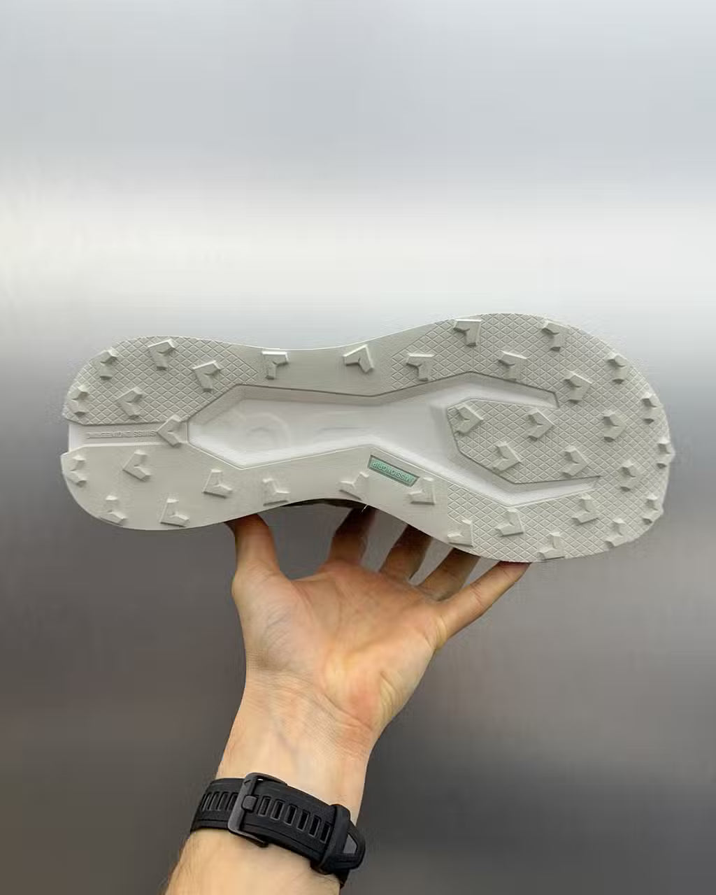 Tenis Cloudultra Pro / Gris K418